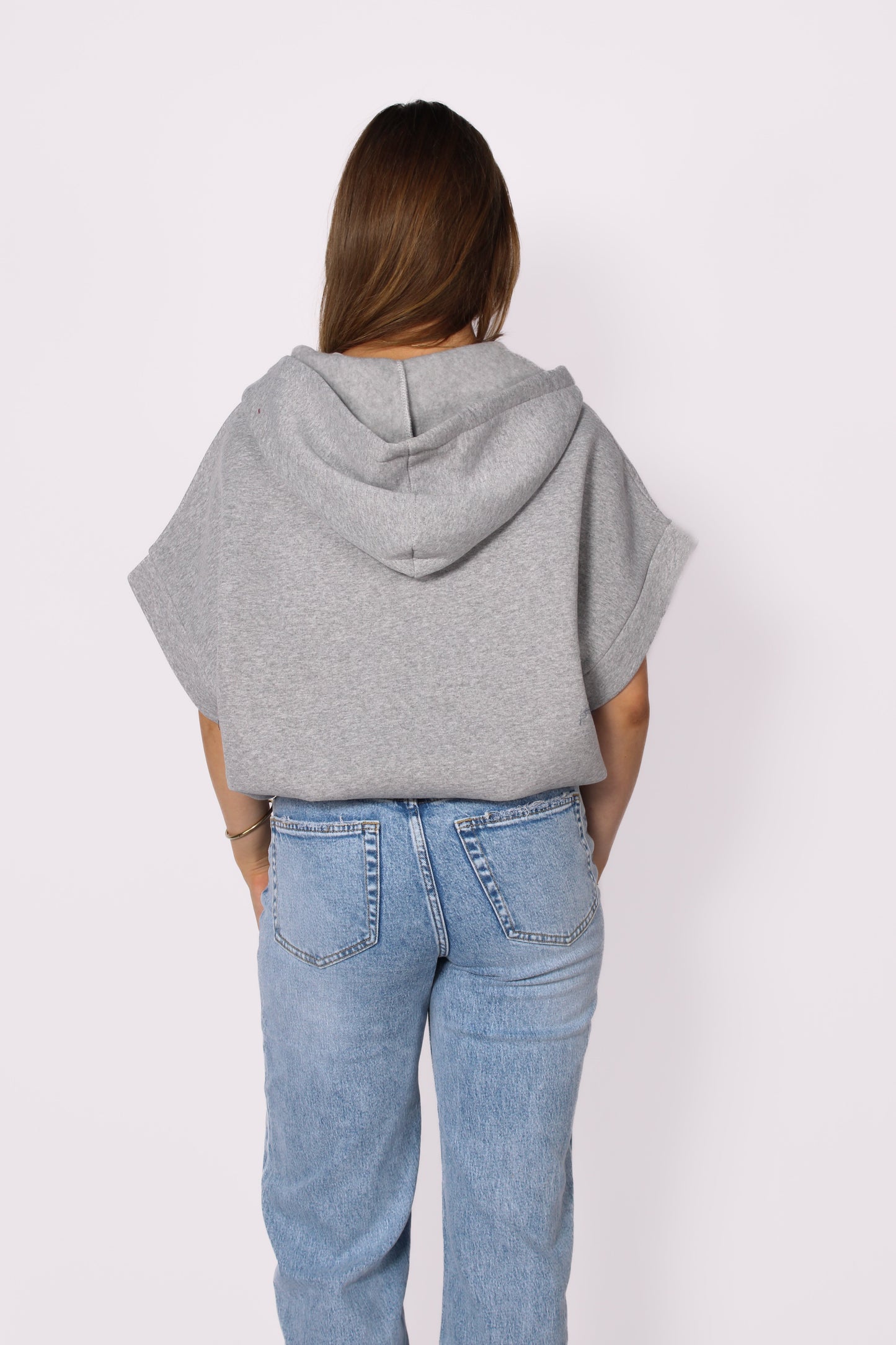 SLEEVELESS HOODIE - GREY