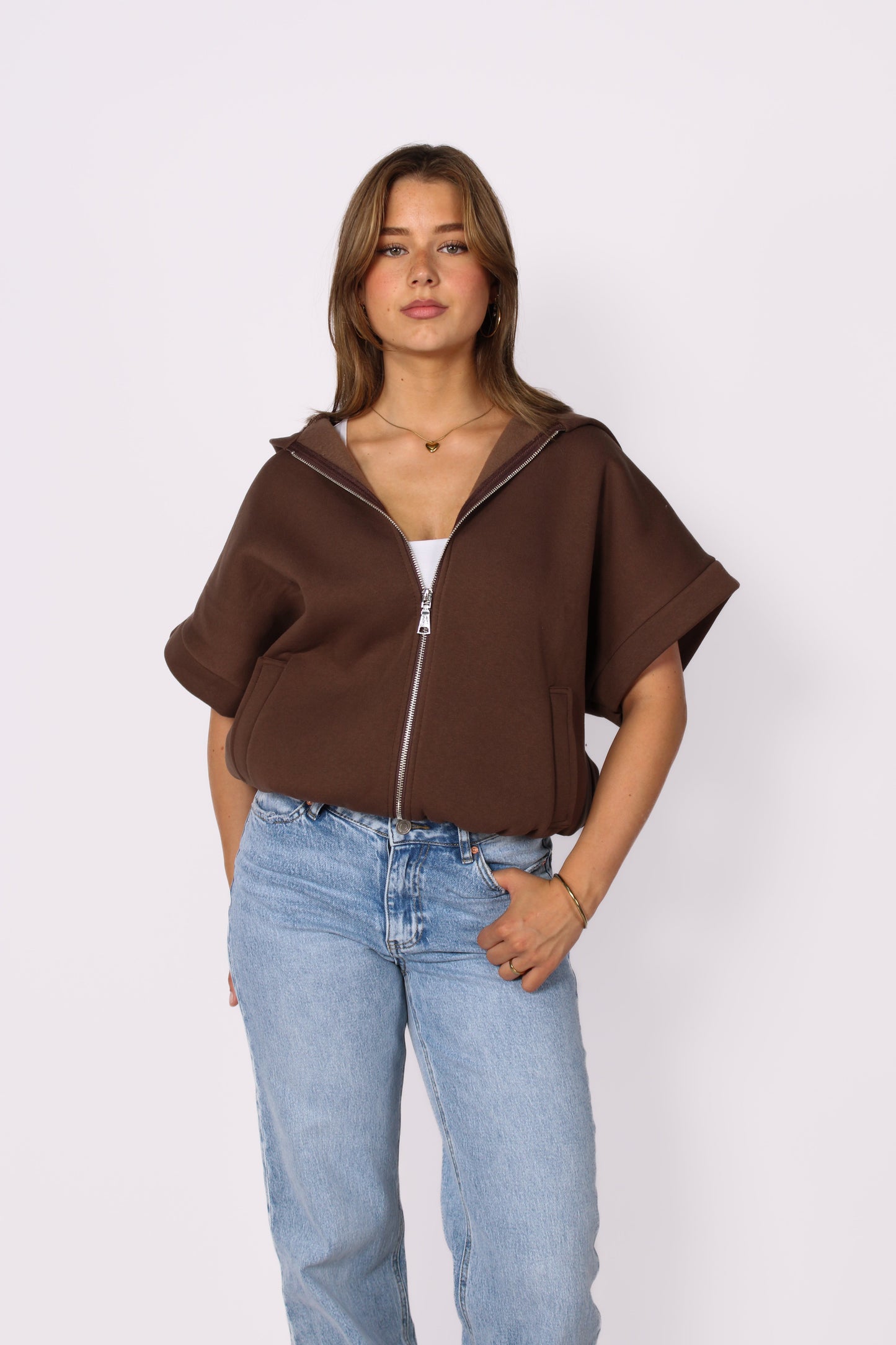 SLEEVELESS HOODIE - BROWN